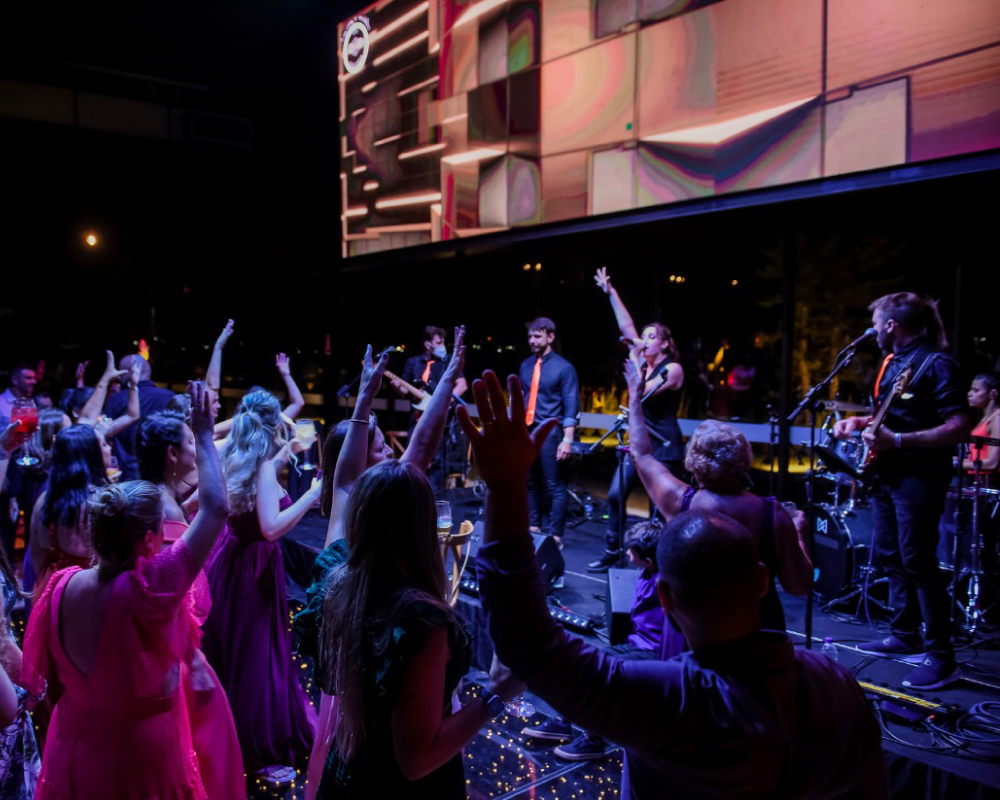Onde cada evento ganha a trilha sonora perfeita. ATRAÇÕES MUSICAIS